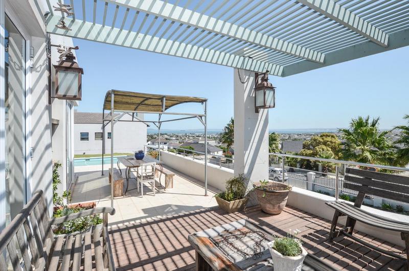 5 Bedroom Property for Sale in Country Club Western Cape